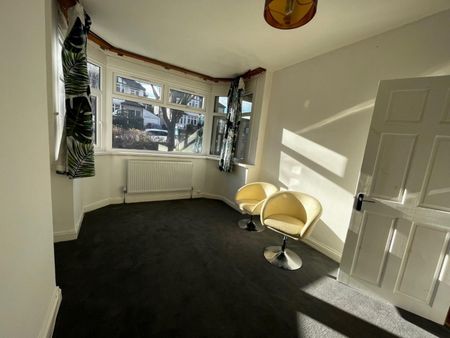 3 bedroom House To Let - Photo 3