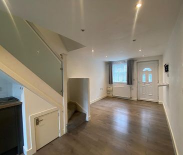 2 bedroom end of terrace house to rent - Photo 1