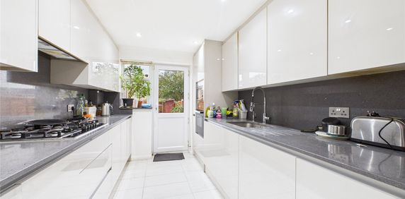 Cranbrook Drive, Berkshire Cranbrook Drive, Berkshire - Photo 2