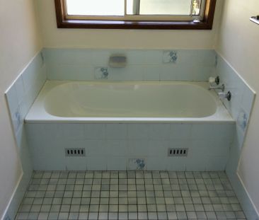 Charming 2-Bedroom Brick Home - Photo 5