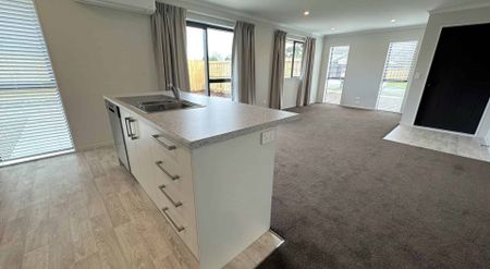 WOODEND - THREE BEDROOMS, TWO BATHROOM NEAR NEW HOME, DOUBLE GARAGE - Photo 2