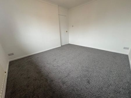 St Andrews Green, Kidderminster - Photo 3