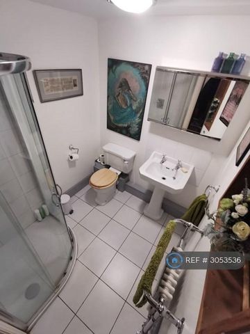 1 bedroom in a house share to rent - Photo 4