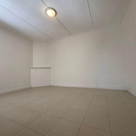 Prime Location in Carlton - Photo 4