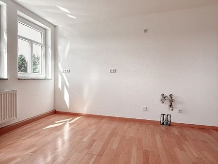 IDYLLISCH IM ERZGEBIRGE! Tolle 4-Raum Wohnung mit Kamin - Photo 2