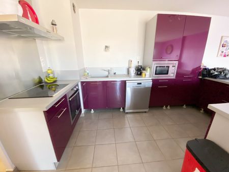 Location Appartement 3 pièces 68m² ONET LE CHATEAU 12850 - Photo 3