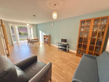 1 bedroom flat to rent - Photo 2