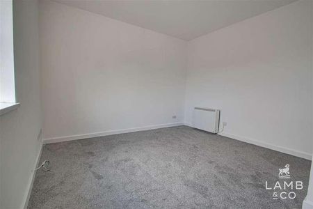 Barclay Square, Jaywick, Clacton-on-sea, CO15 - Photo 4