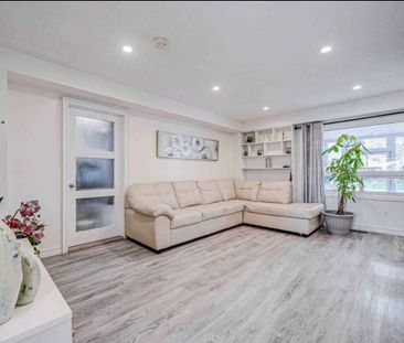 For Lease - 252 Lakeview Park Avenue, Oshawa, Ontario - Photo 3