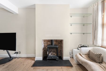 Avenue Cottages Mill Hill Village NW7 - Photo 4