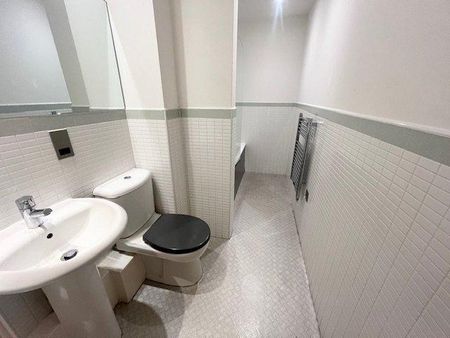 2 bedroom flat to rent - Photo 4