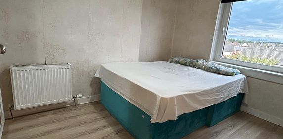 2 bed Maisonette in South Gyle Wynd , Edinburgh, EH12 9EY - Photo 2