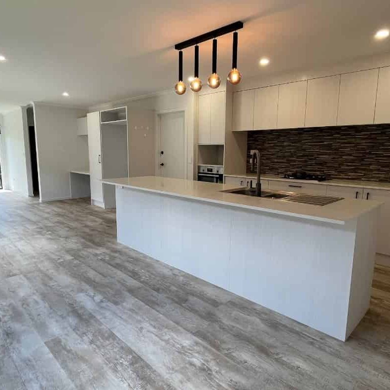 Practical 5 Bedroom Living - Photo 1