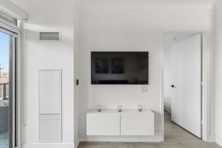 For Lease - 50 George Butchart Drive Unit# 219, Toronto, Ontario - Photo 2