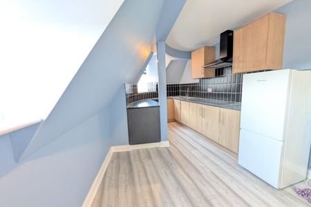 St. Giles Street - Photo 2