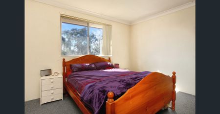 NEAT & TIDY 2 BEDROOM UNIT - Photo 3