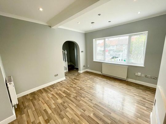 3 bedroom semi-detached house to rent - Photo 1