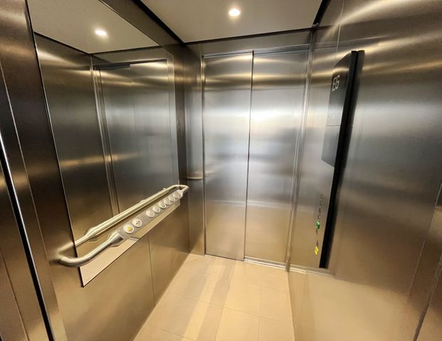 Heiligkreuzviertel: Zweizimmerwohnung mit EBK, Terrasse und Stellplatz - Foto 1