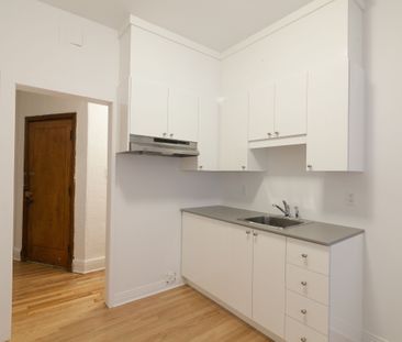 4890 Queen Mary Road - Photo 3