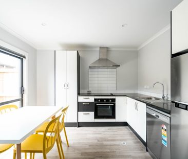 Located within a short, five minute walk to the Waikato University ... - Photo 5
