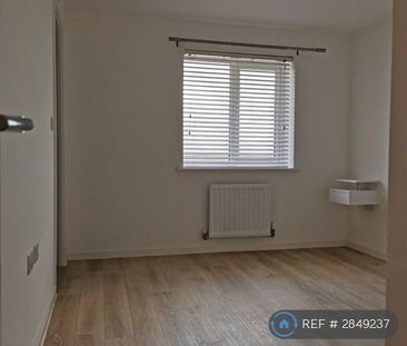 3 bedroom end of terrace house to rent - Photo 3