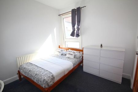 5 bedroom terraced house to rent - Photo 4