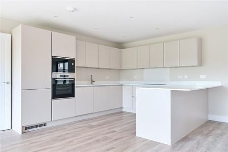 4 bedroom end of terrace house to rent - Photo 5