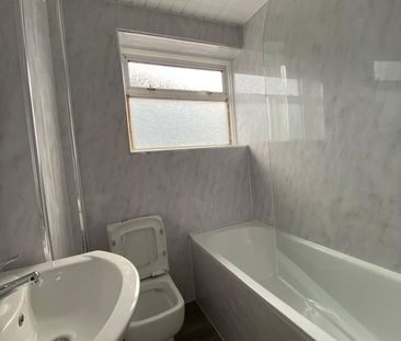 2 Bed Flat, Glenwood Close, HA1 - Photo 3