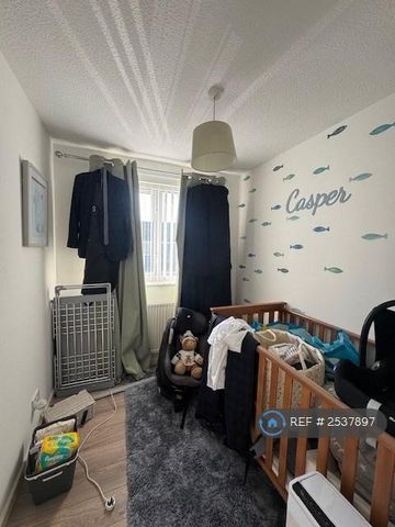 3 bedroom semi-detached house to rent - Photo 2