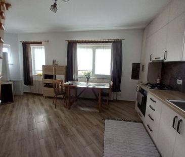 Ipotesti-Casă nouă parter cu etaj și curte separata, mobilata. - Photo 4