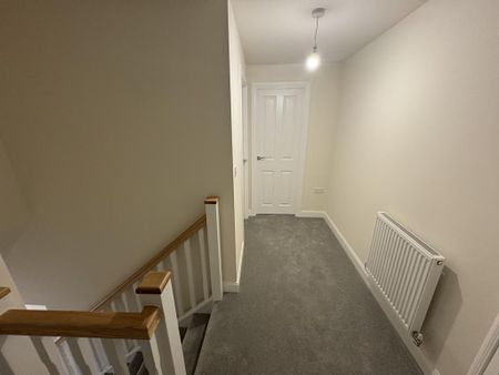 3 bedroom semi-detached house to rent - Photo 2