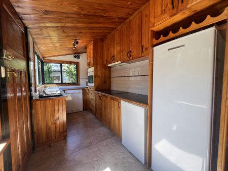 Close to the CBD. You'll love living here! - Photo 3