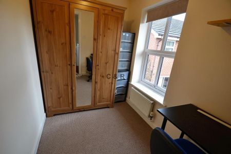 3 bedroom terraced house to rent - Photo 4