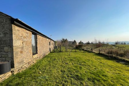 Far Slack Farm, High Peak - Photo 3