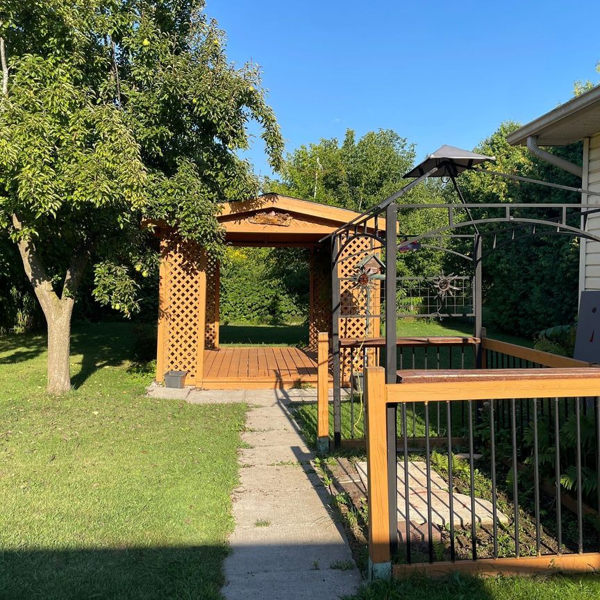 For Lease - 46 Croydon Drive, St. Catharines, Ontario - Photo 1