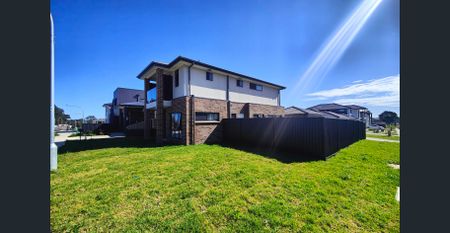 4 Bedroom Corner block Double Lock up - Photo 3