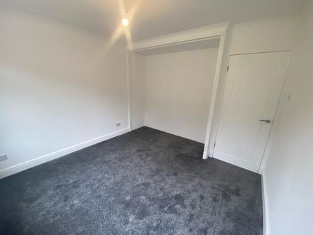 4 bedroom detached house to rent - Photo 5