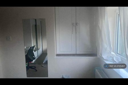 4 bedroom terraced house to rent - Photo 4