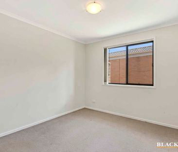 Perfect Family Home Near Kippax! - Photo 6