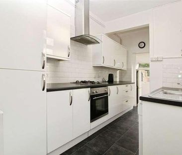 Malvern Road, Hornchurch, RM11 - Photo 1