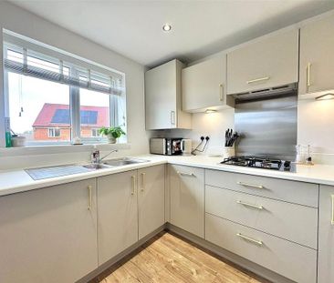 2 bedroom semi-detached house to rent - Photo 4