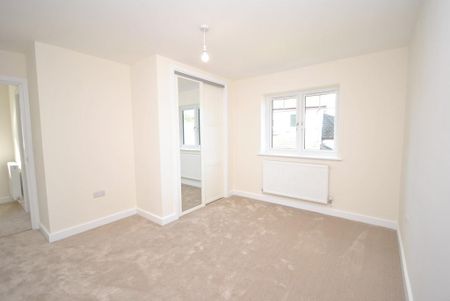 4 bedroom detached house to rent - Photo 3