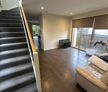 Ascot Vale - Photo 1