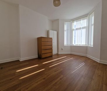 2 bedroom ground floor flat to rent - Photo 4