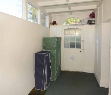 RENT A ROOM IN THIS HISTORIC HOME - Photo 4