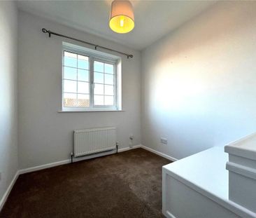 3 bedroom end of terrace house to rent - Photo 5
