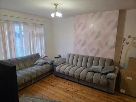 3 bedroom semi-detached house to rent - Photo 2