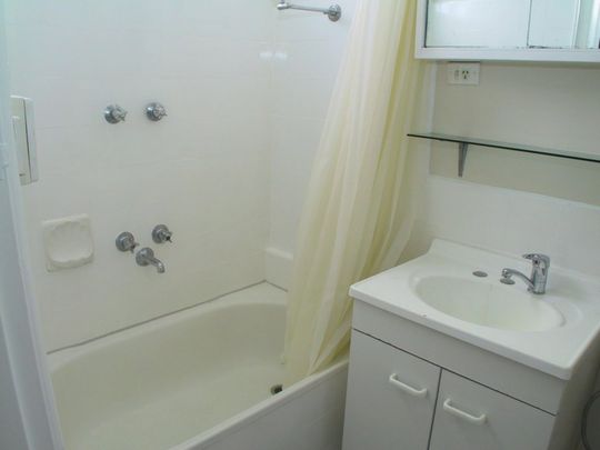 Spacious One-Bedroom Apartment with Modern Amenities and Prime Location - Photo 1