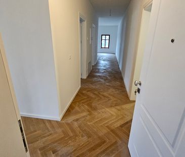 - 4 - Raumwohnung im 2. OG mit Balkon! ERSTBEZUG - Photo 2