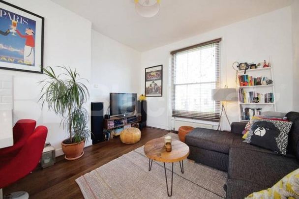 Amazing recently refurbished and spacious 1 bed on a premier rd in kentish town - Photo 1